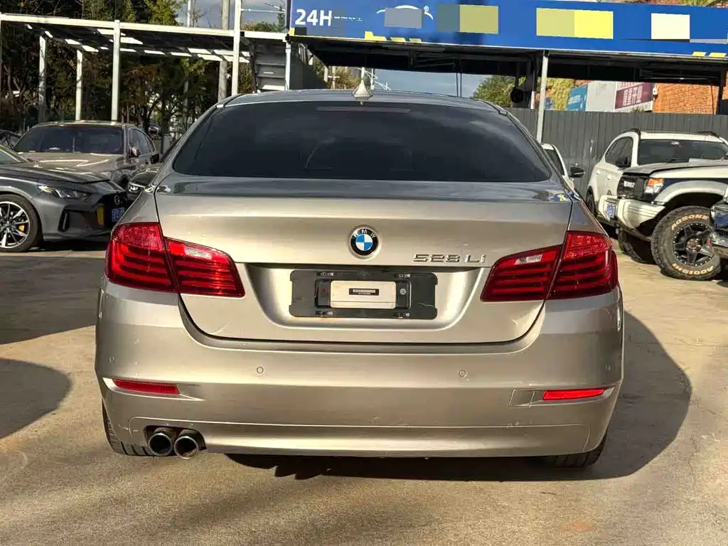 BMW 5 Series — миниатюра 15