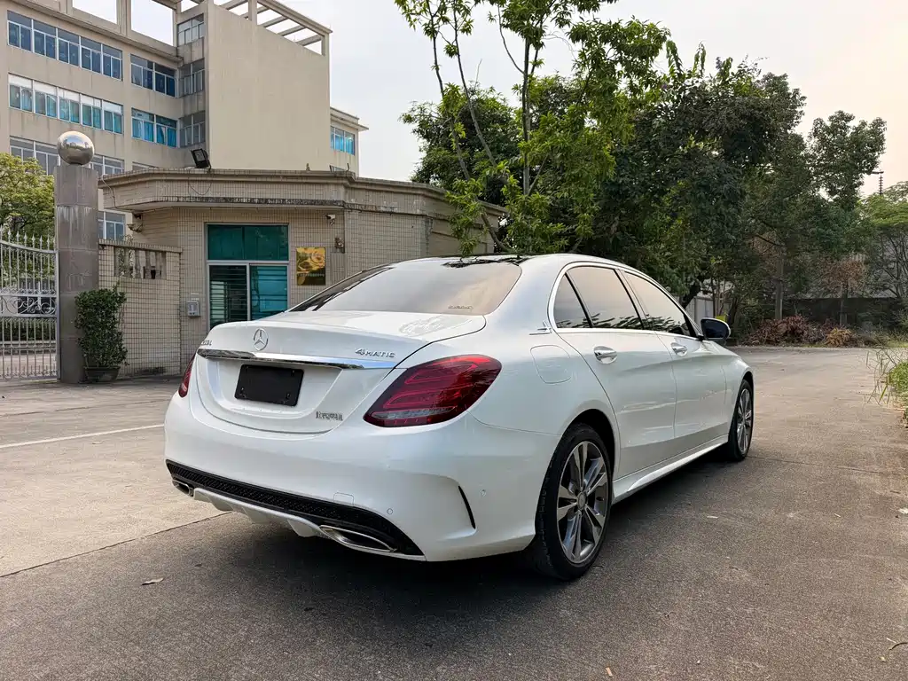 Mercedes-Benz C-Class — миниатюра 7