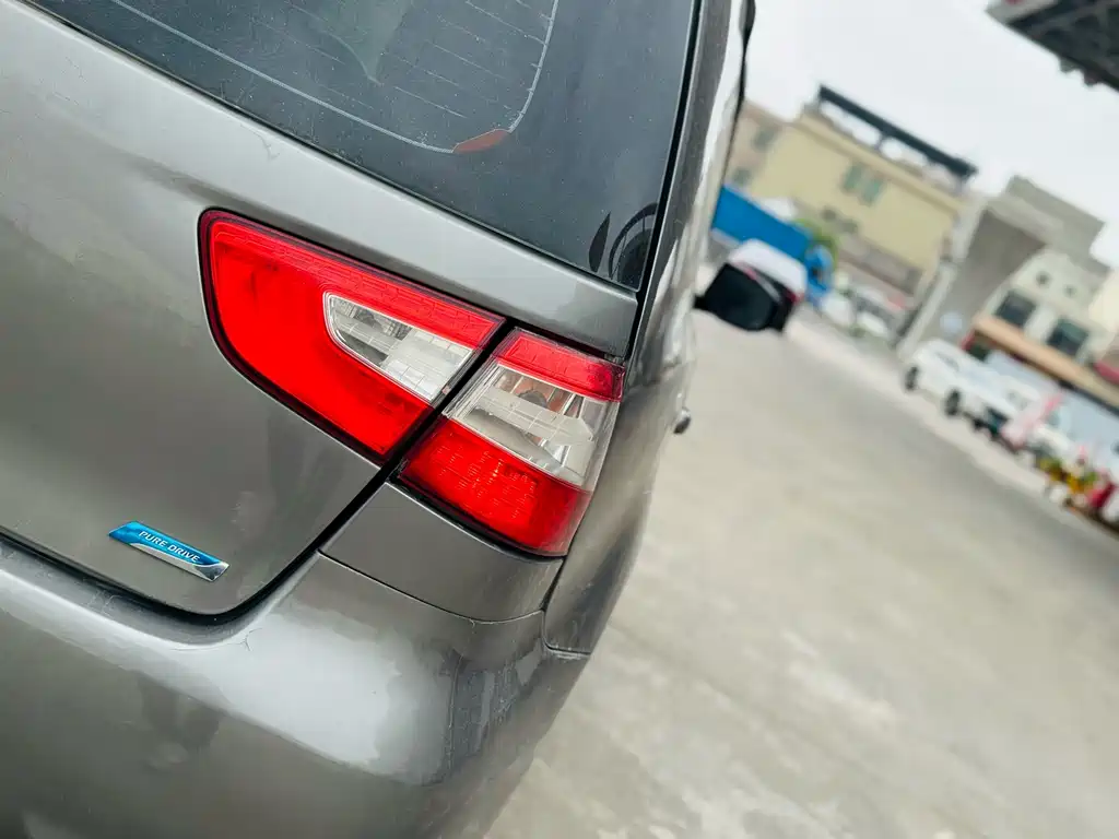 Nissan Livina — миниатюра 12