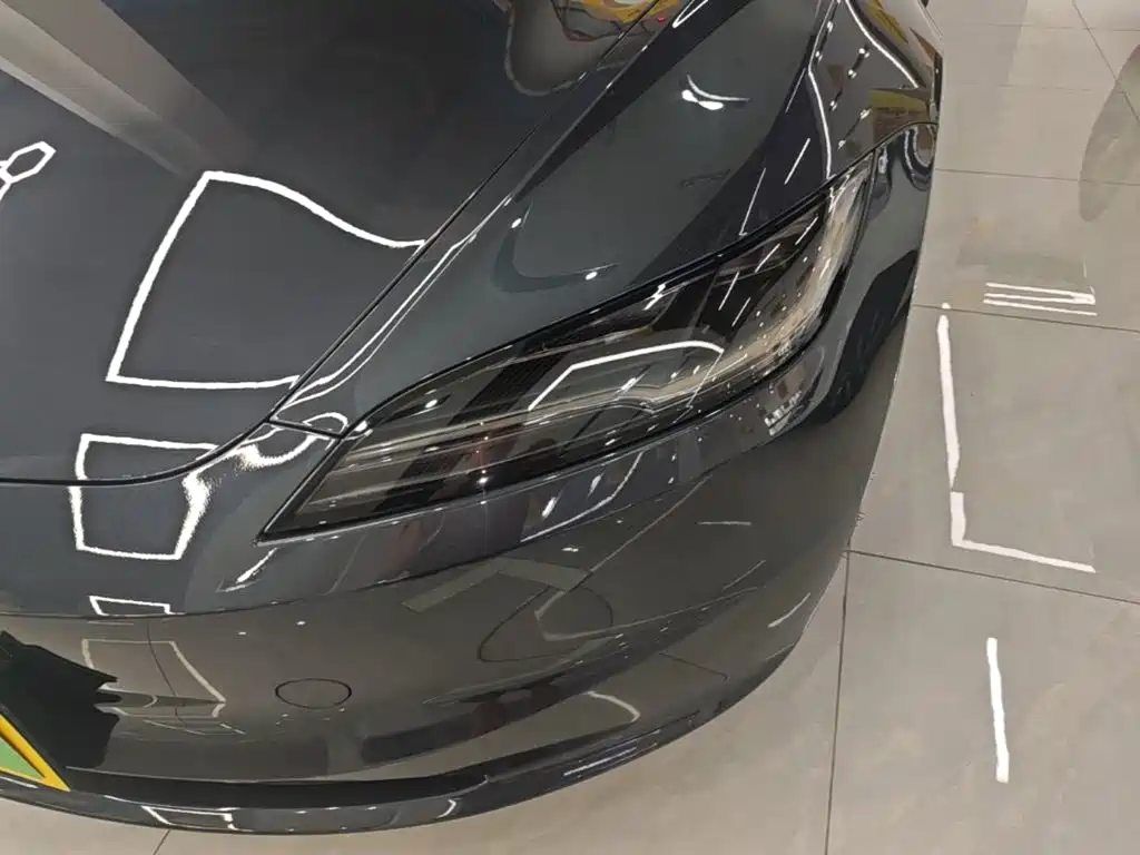 Tesla Model 3 — миниатюра 24