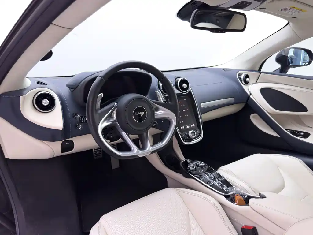 McLaren GT — миниатюра 16