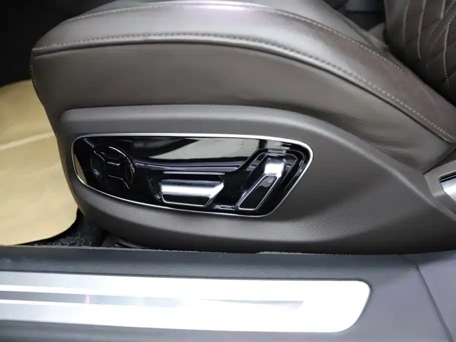 Audi A8 — миниатюра 16