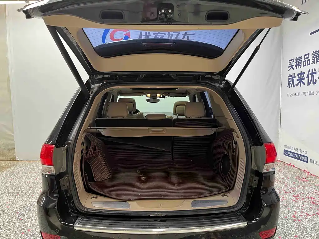 Jeep Grand Cherokee (Import) — миниатюра 14