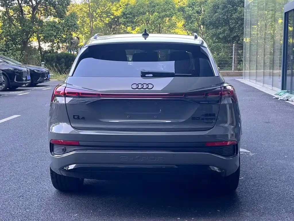 Audi Q4 e-tron — миниатюра 3