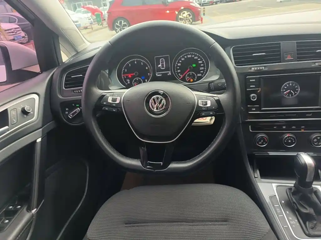 Volkswagen Golf — миниатюра 11