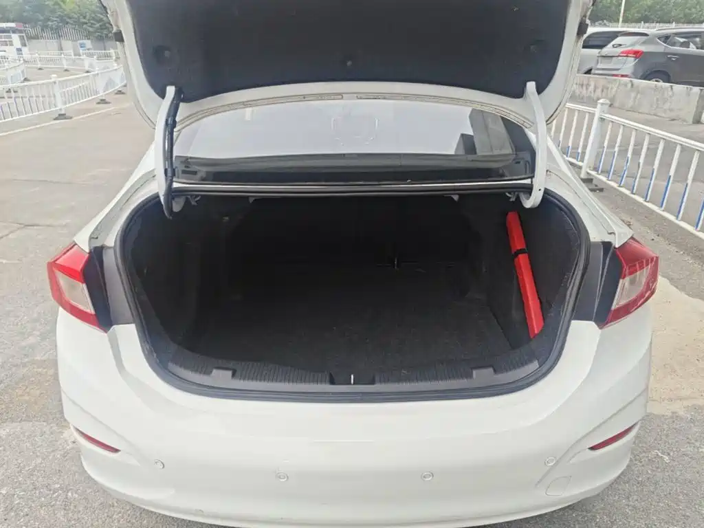 Chevrolet Cruze — миниатюра 19