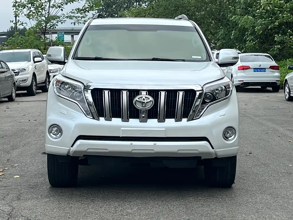 TOYOTA PRADO