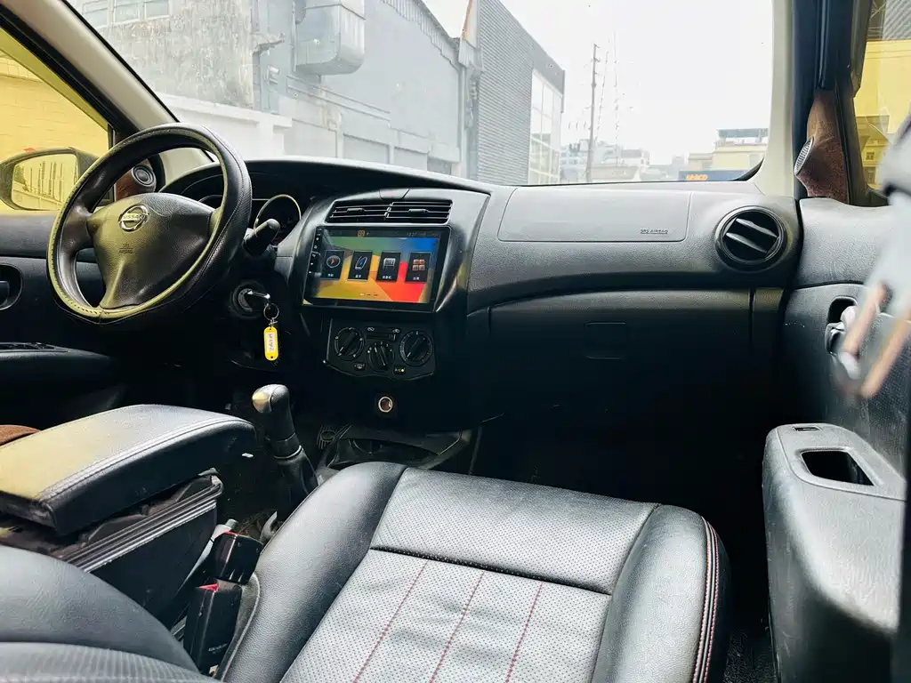 Nissan Livina — миниатюра 6