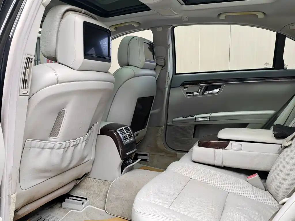 Mercedes-Benz S-Class — миниатюра 14