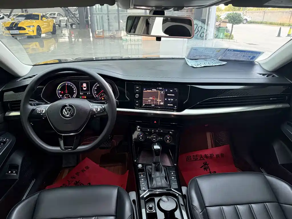 Volkswagen Passat PHEV — миниатюра 10