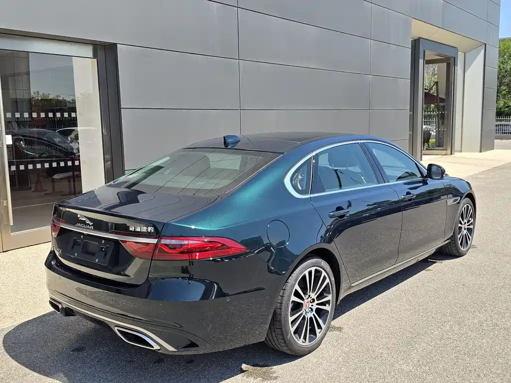 Jaguar XFL 2025 2.0T P250 Premium Luxury
