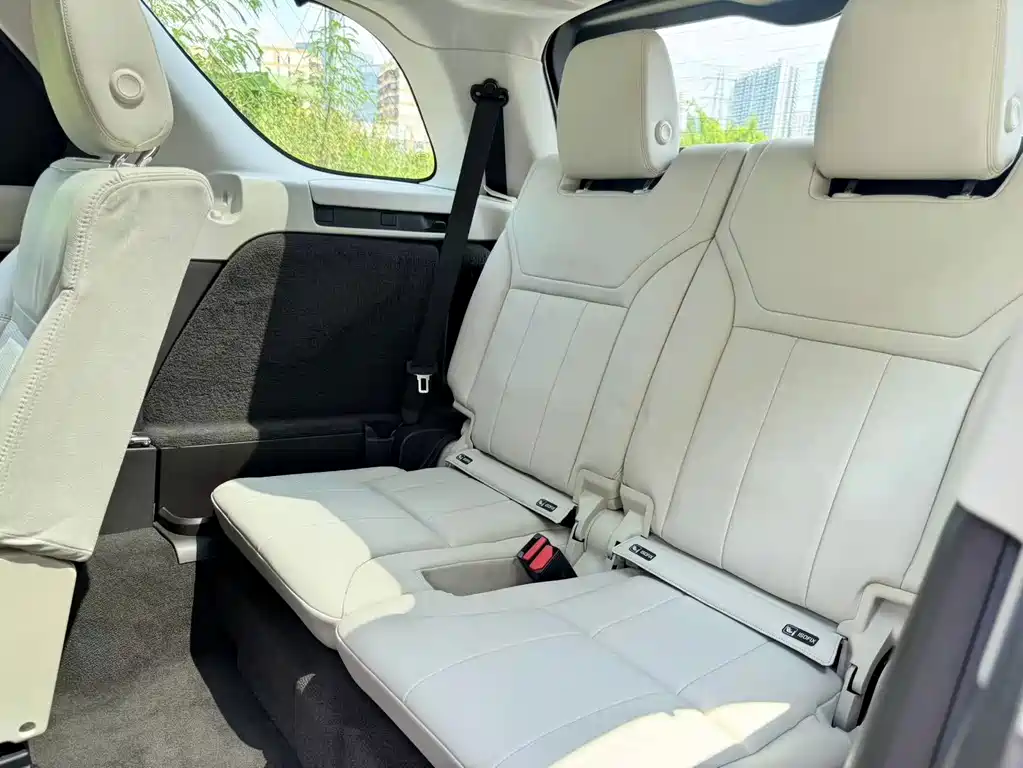 Land Rover Discovery — миниатюра 7