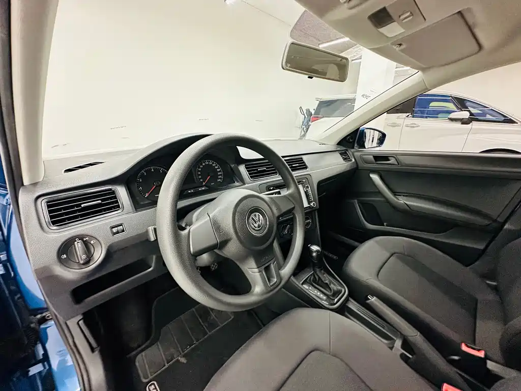 Volkswagen Santana — миниатюра 13