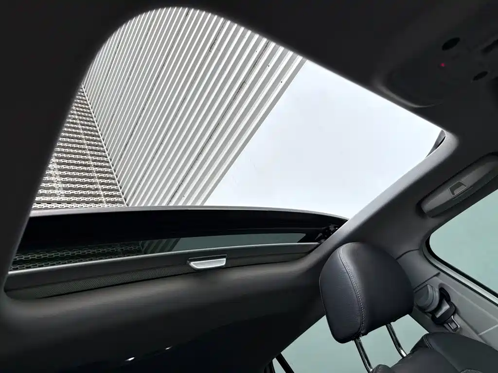 Audi Q2L e-tron — миниатюра 11