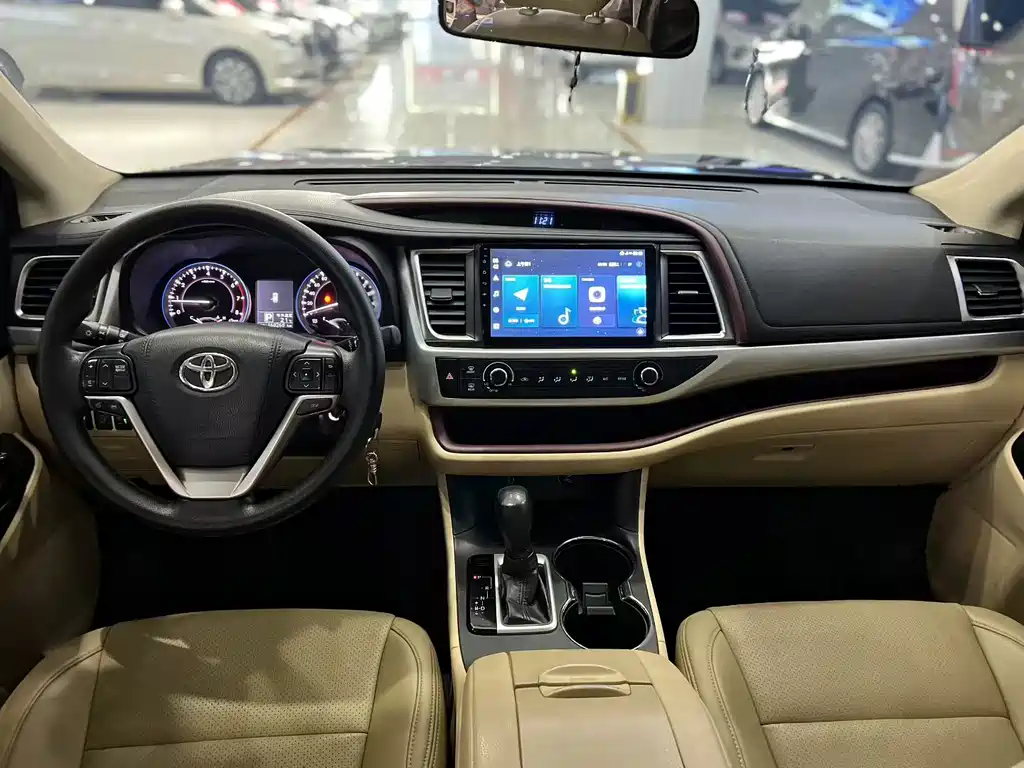 Toyota Highlander — миниатюра 9
