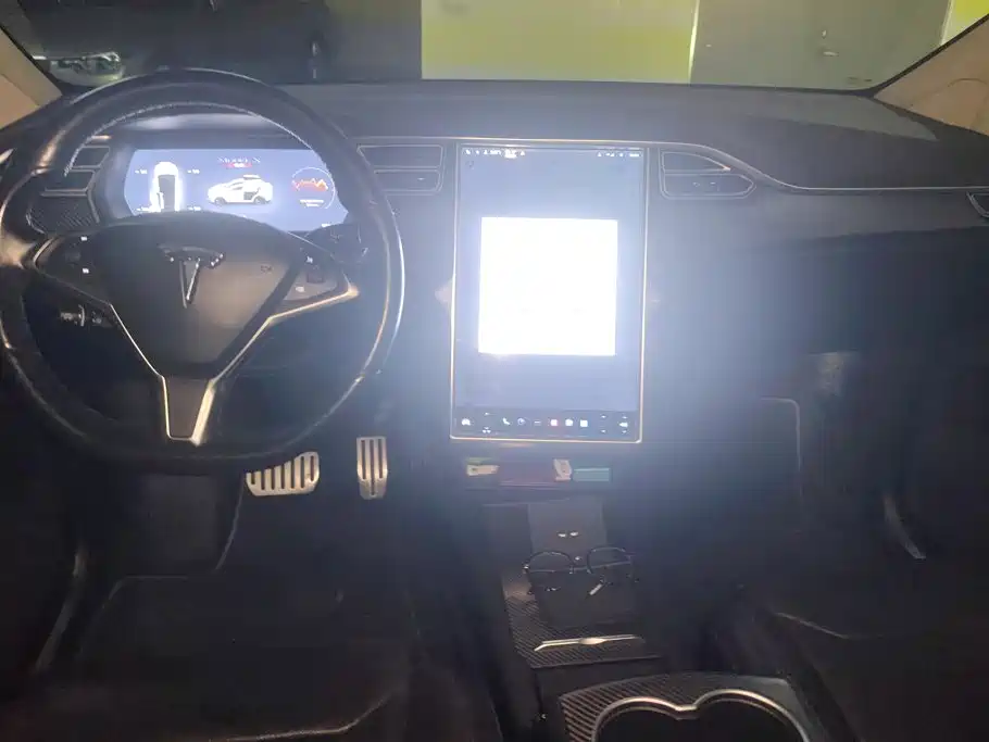 Tesla Model X — миниатюра 12