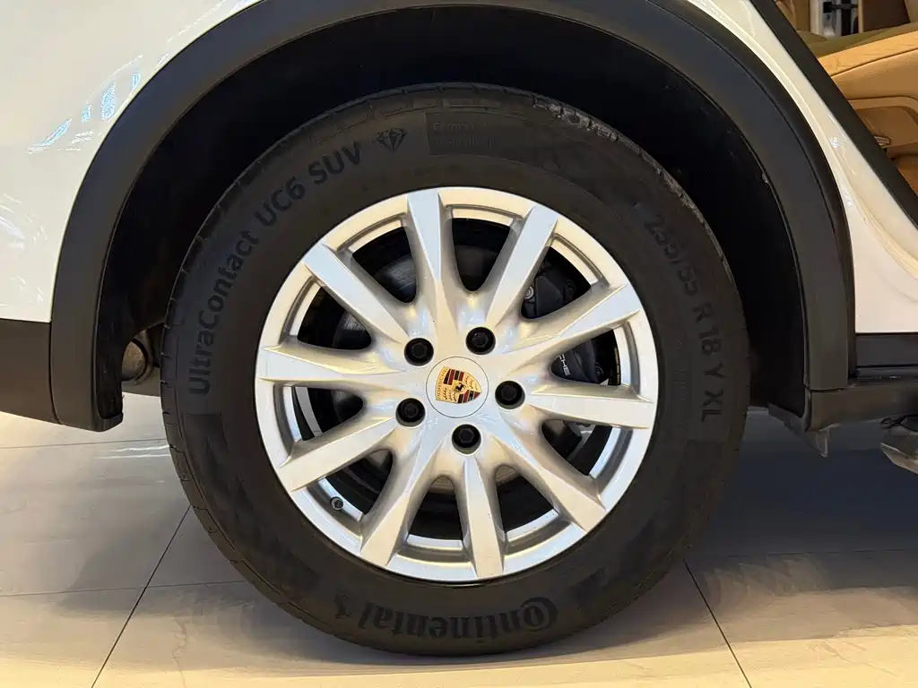 Porsche Cayenne — миниатюра 14