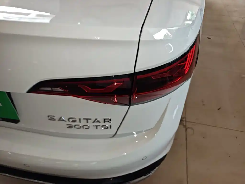 Volkswagen Sagitar — миниатюра 8