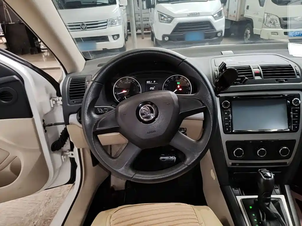 Skoda Octavia — миниатюра 11