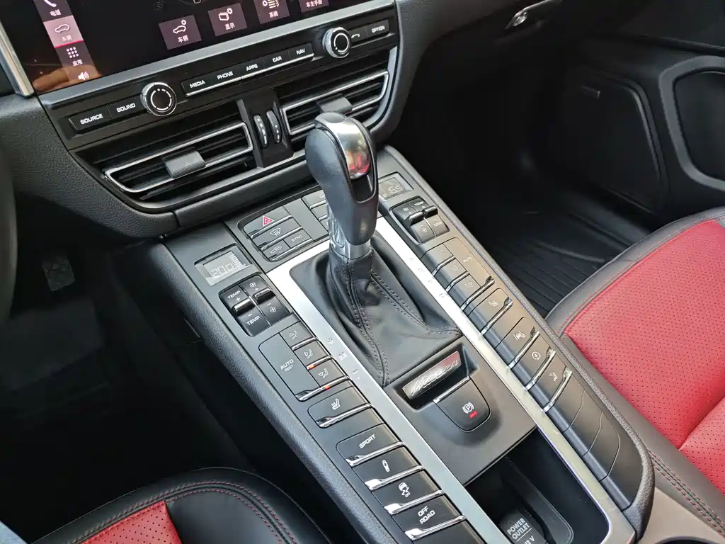 Porsche Macan — миниатюра 18
