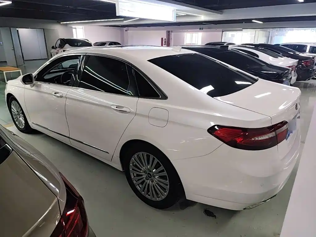 Ford Taurus — миниатюра 5