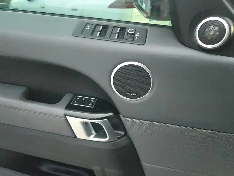 Land Rover Sport — миниатюра 7