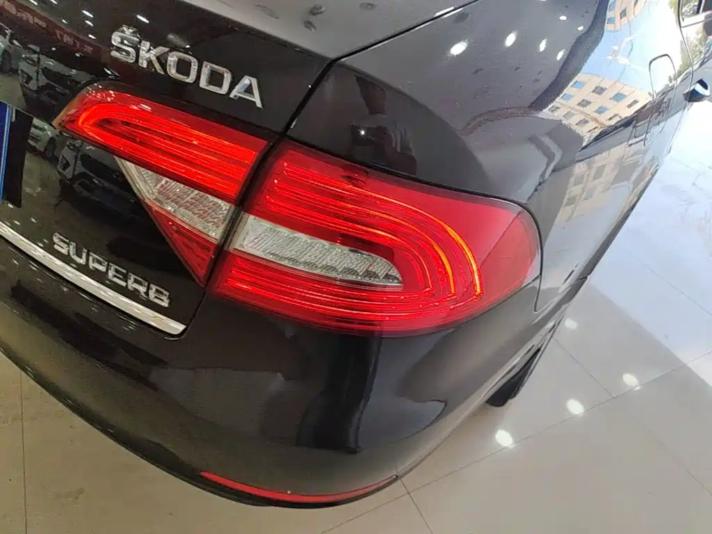 Skoda Superb — миниатюра 8