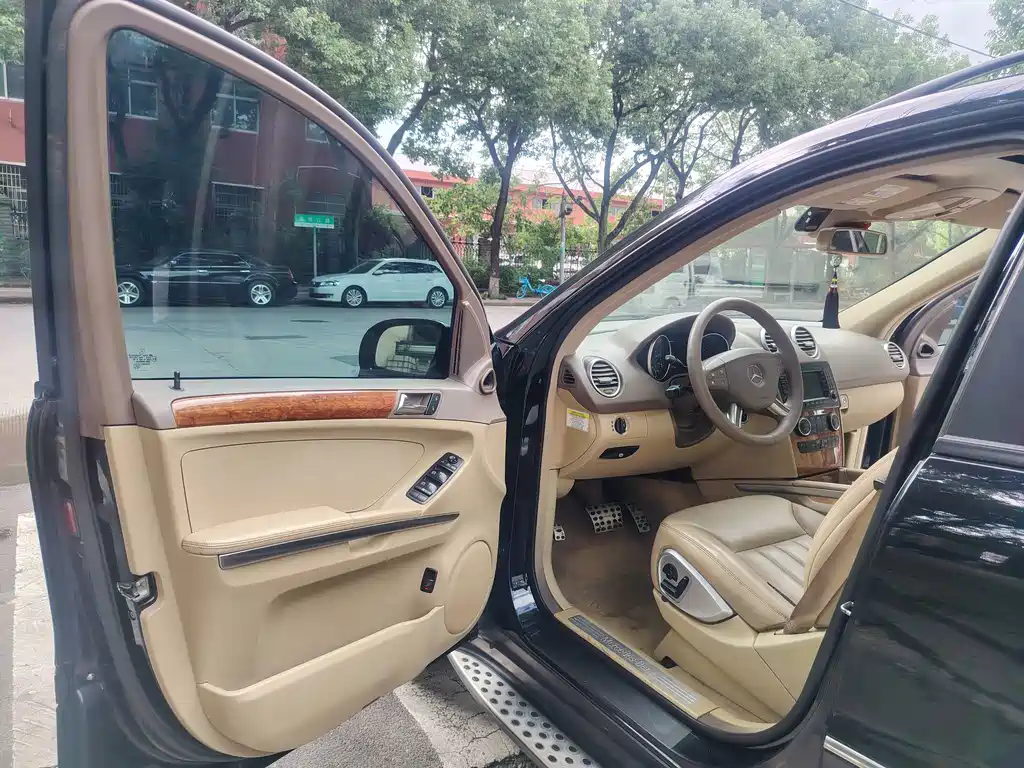 Mercedes-Benz M-Class — миниатюра 8