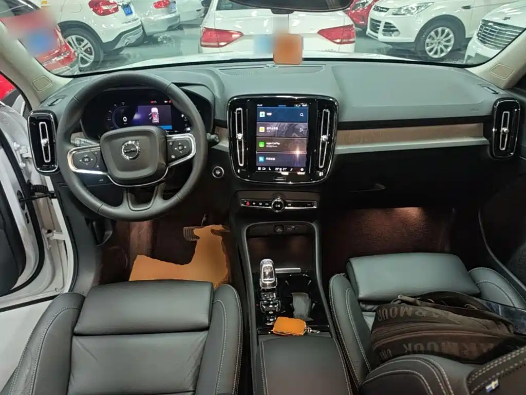 Volvo XC40 — миниатюра 10