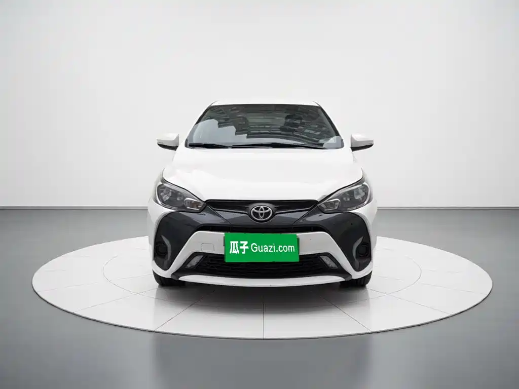 Toyota Yaris L — миниатюра 2
