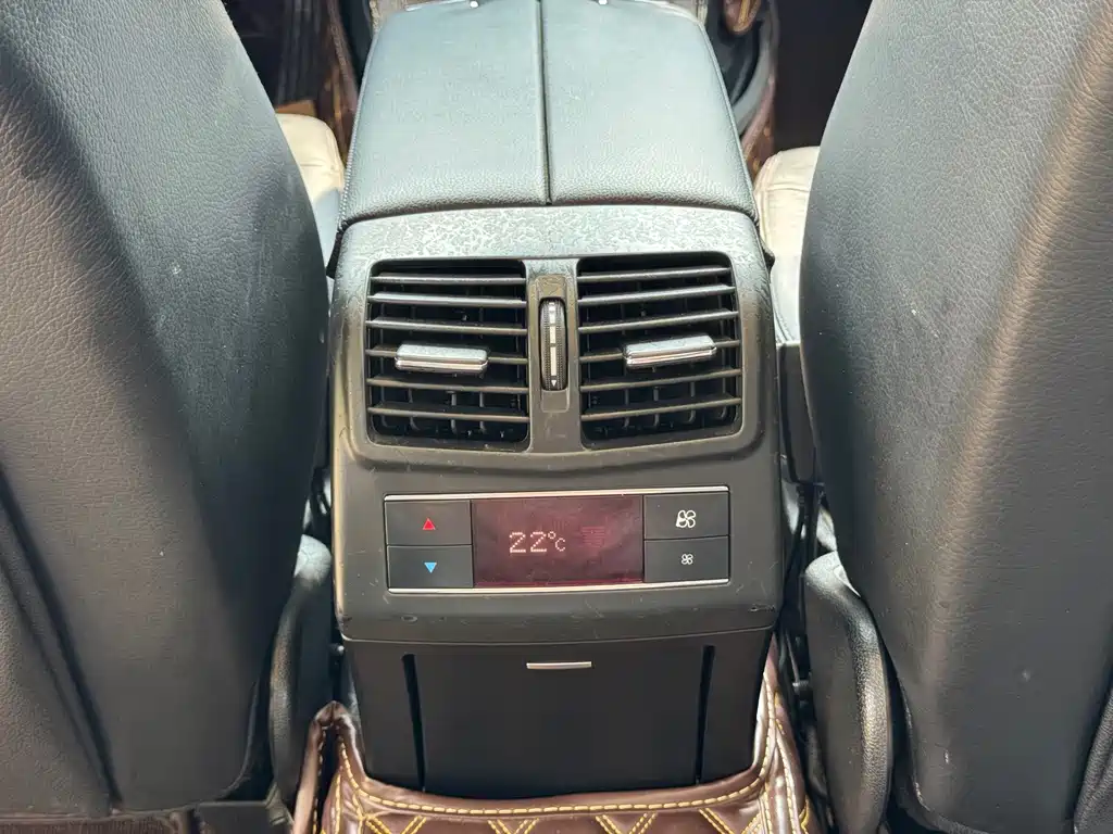 Mercedes-Benz E-Class — миниатюра 15