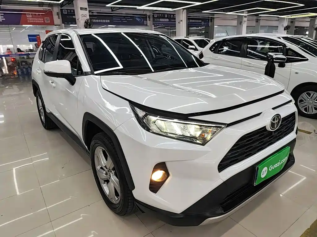 Toyota RAV4 — миниатюра 4