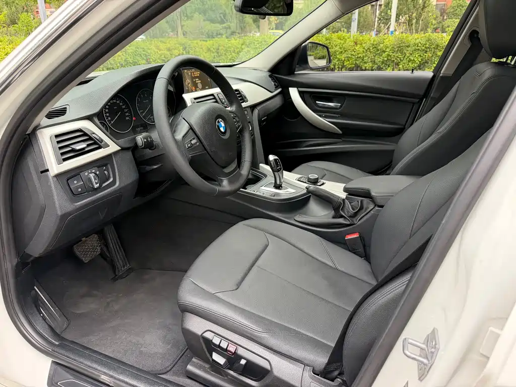 BMW 3 Series — миниатюра 4