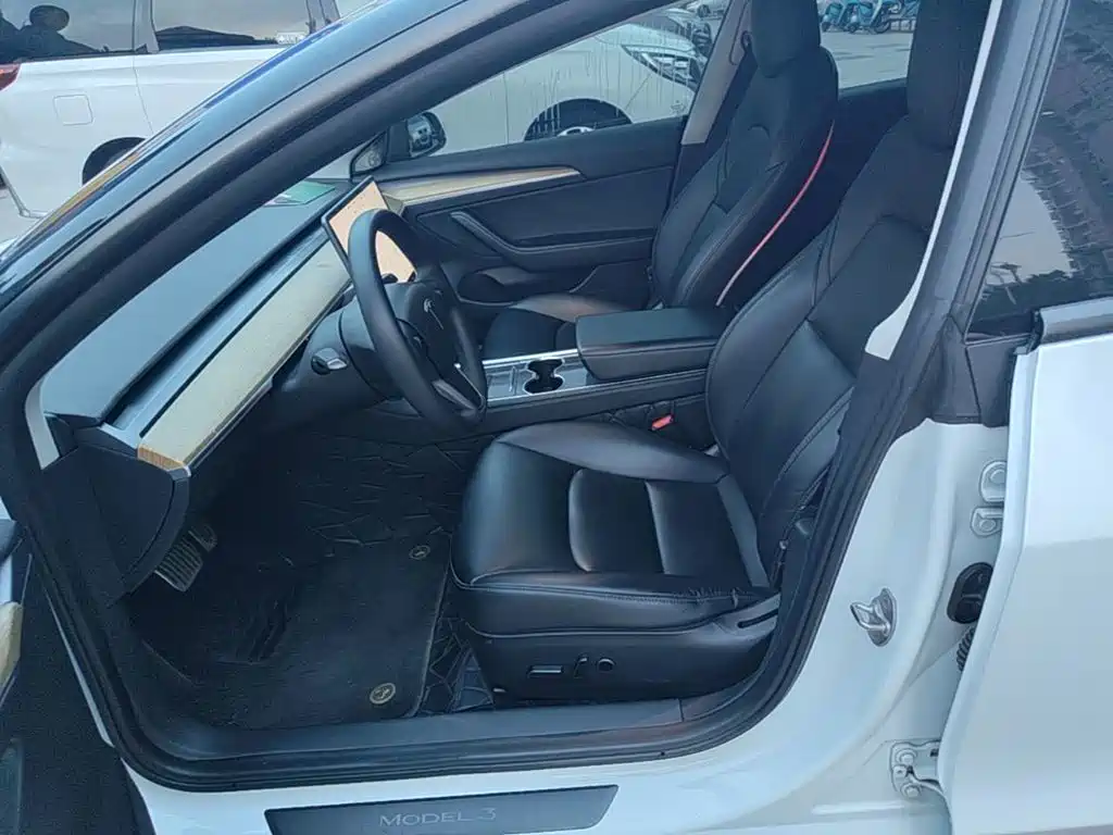 Tesla Model 3 — миниатюра 15