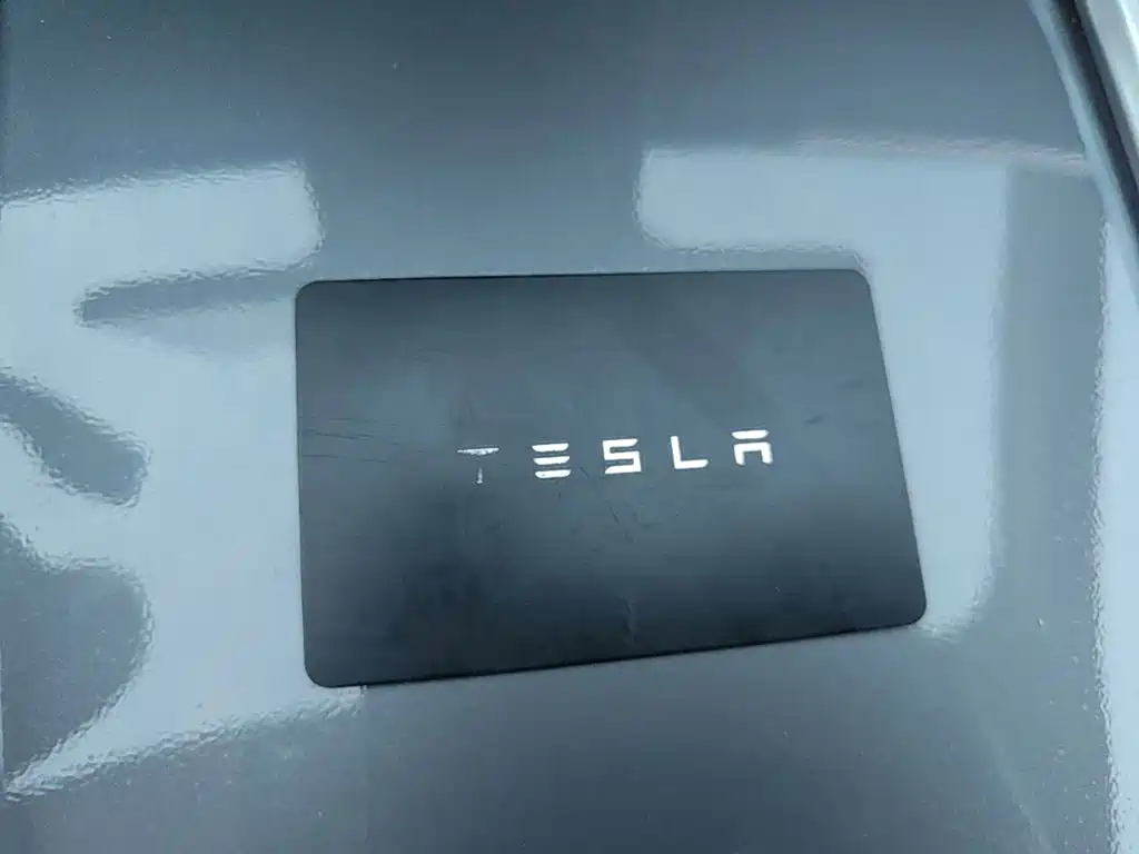 Tesla Model 3 — миниатюра 9