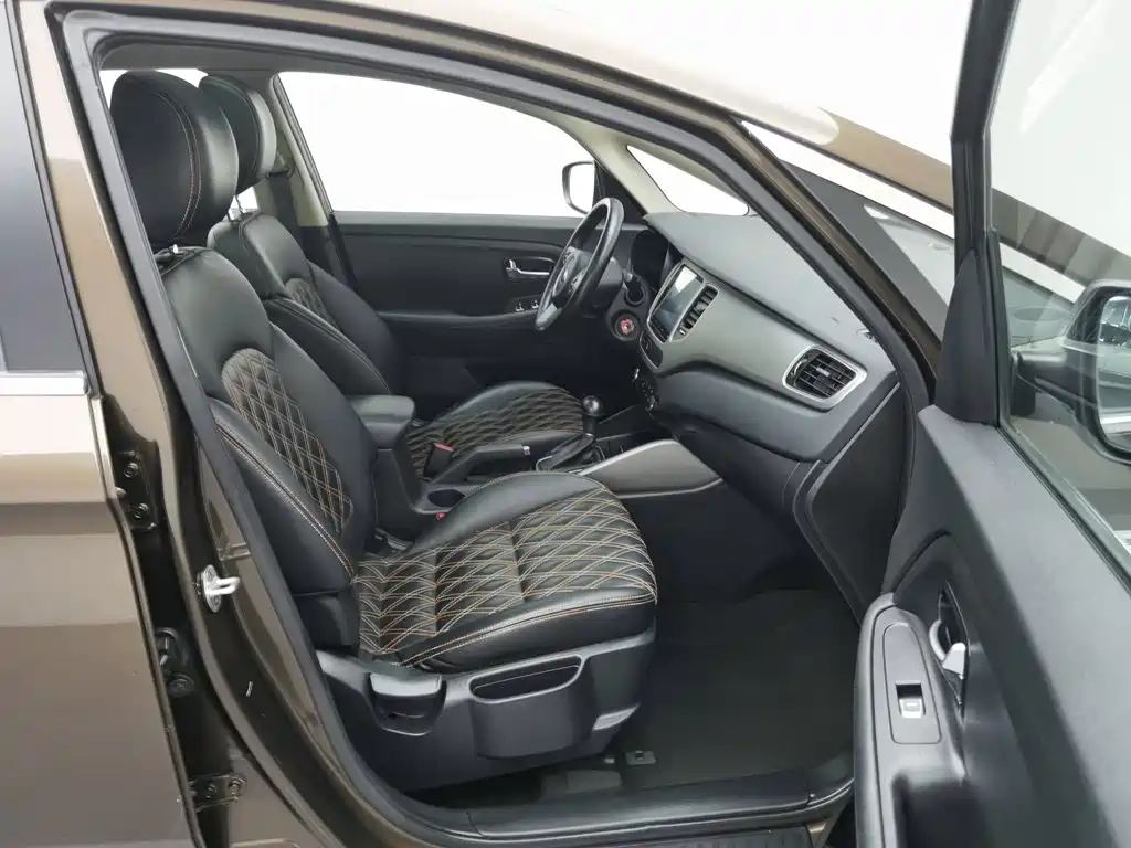 Kia Carens — миниатюра 23