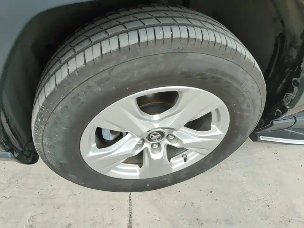 Toyota RAV4 — миниатюра 23