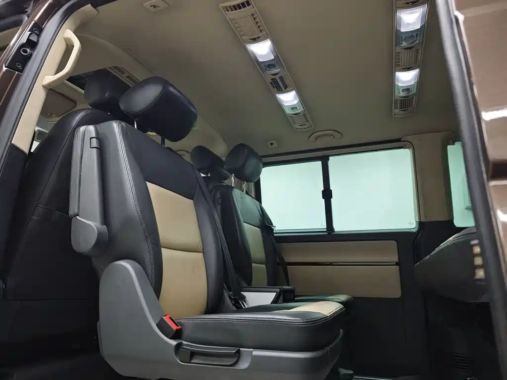 Volkswagen Multivan — миниатюра 18