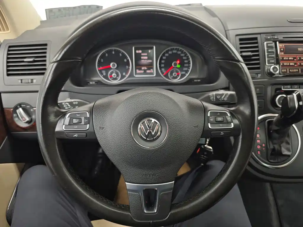 Volkswagen Multivan — миниатюра 25
