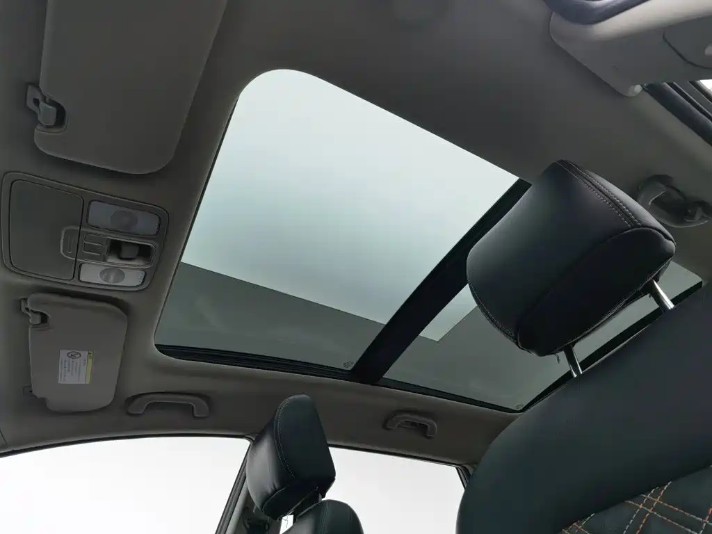 Kia Carens — миниатюра 14