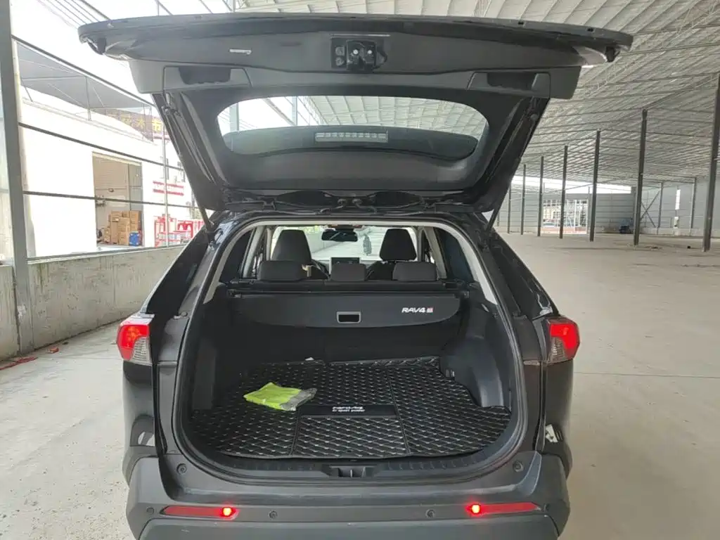 Toyota RAV4 — миниатюра 19