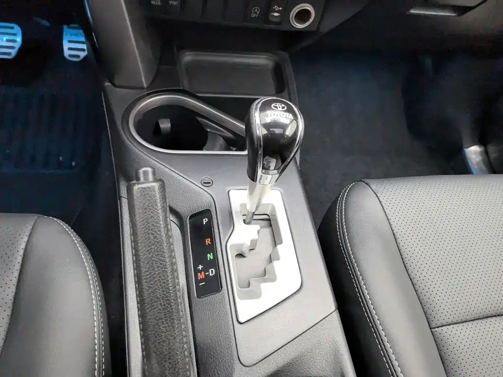 Toyota RAV4 — миниатюра 13