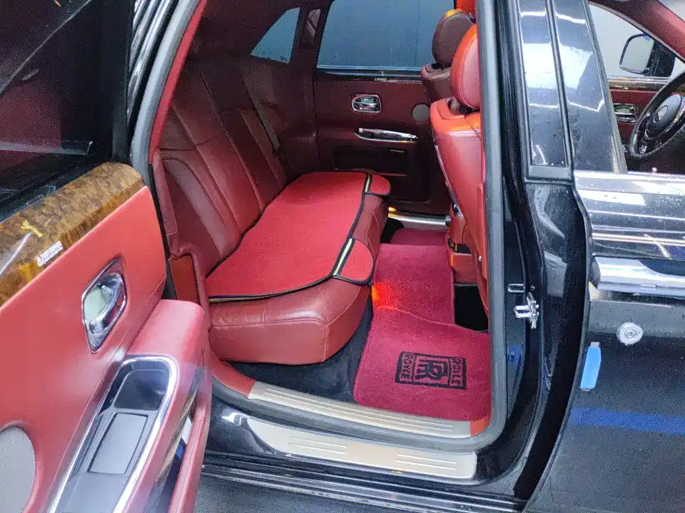 Rolls-Royce Ghost — миниатюра 10