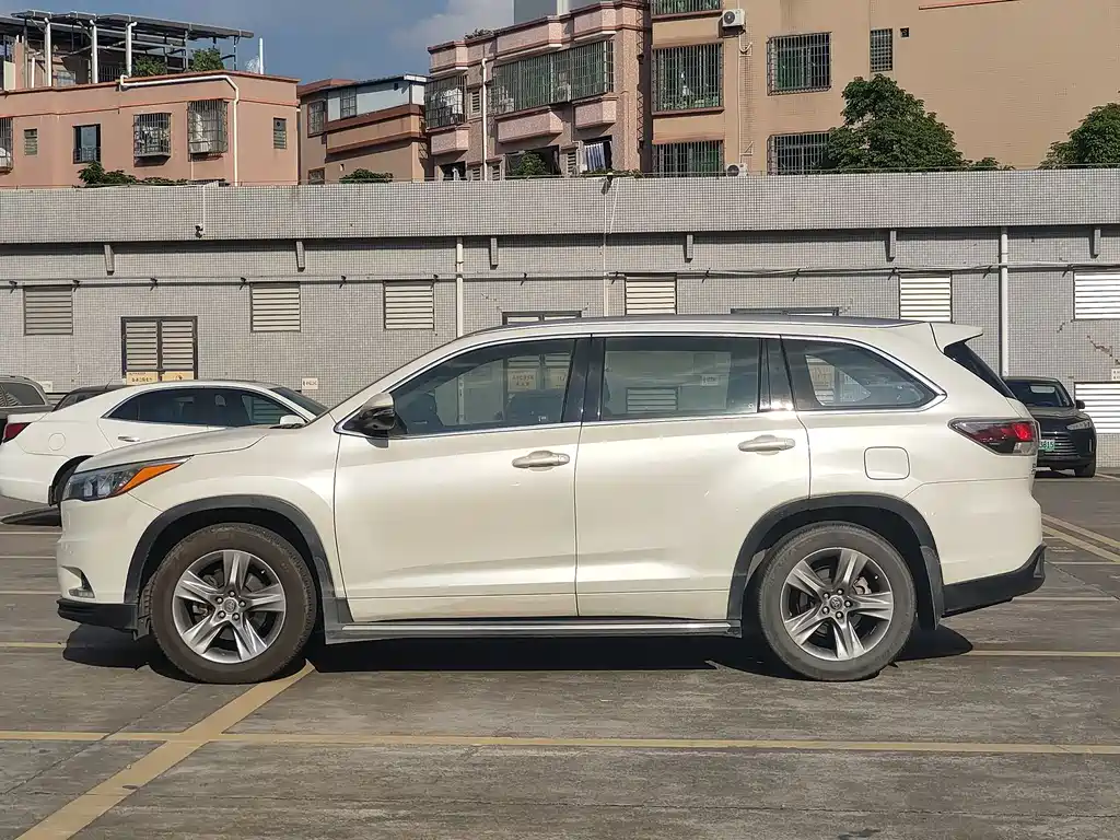 Toyota Highlander — миниатюра 3