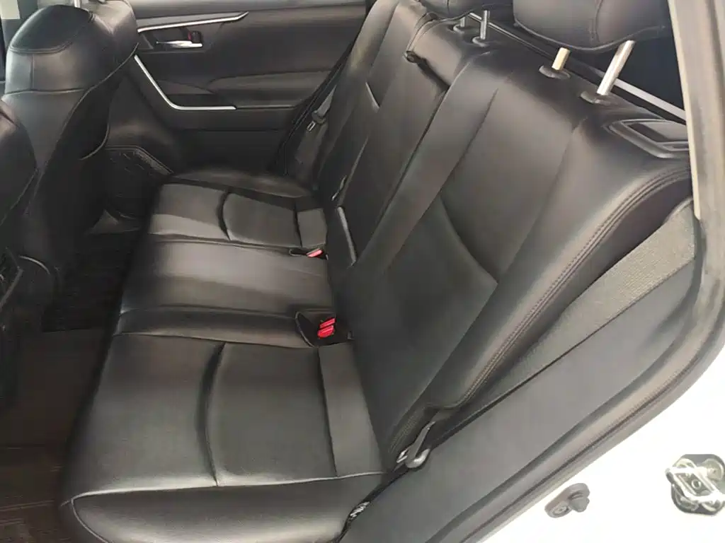 Toyota RAV4 — миниатюра 17