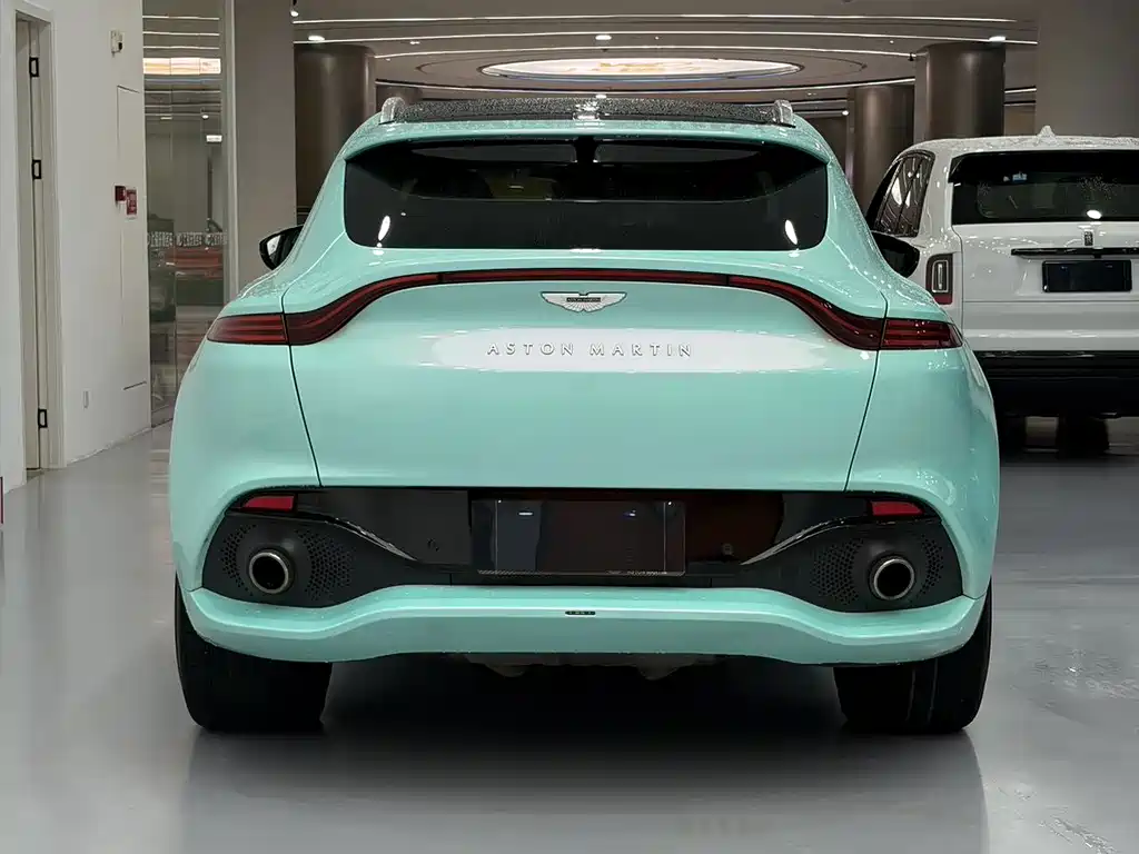Aston Martin DBX — миниатюра 8