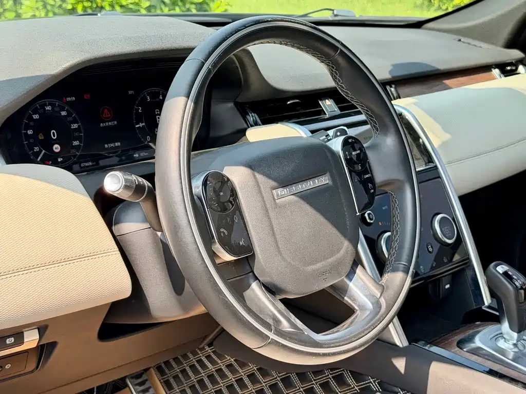 Land Rover Discovery Sport — миниатюра 12