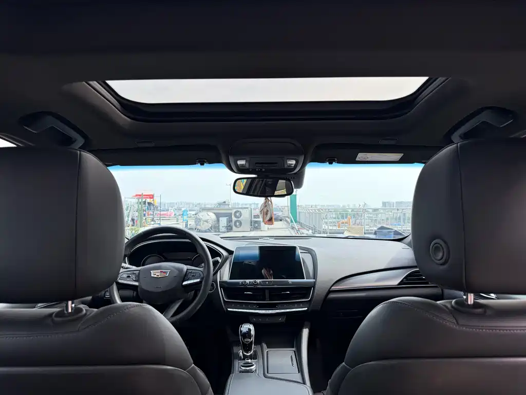 Cadillac CT5 — миниатюра 12
