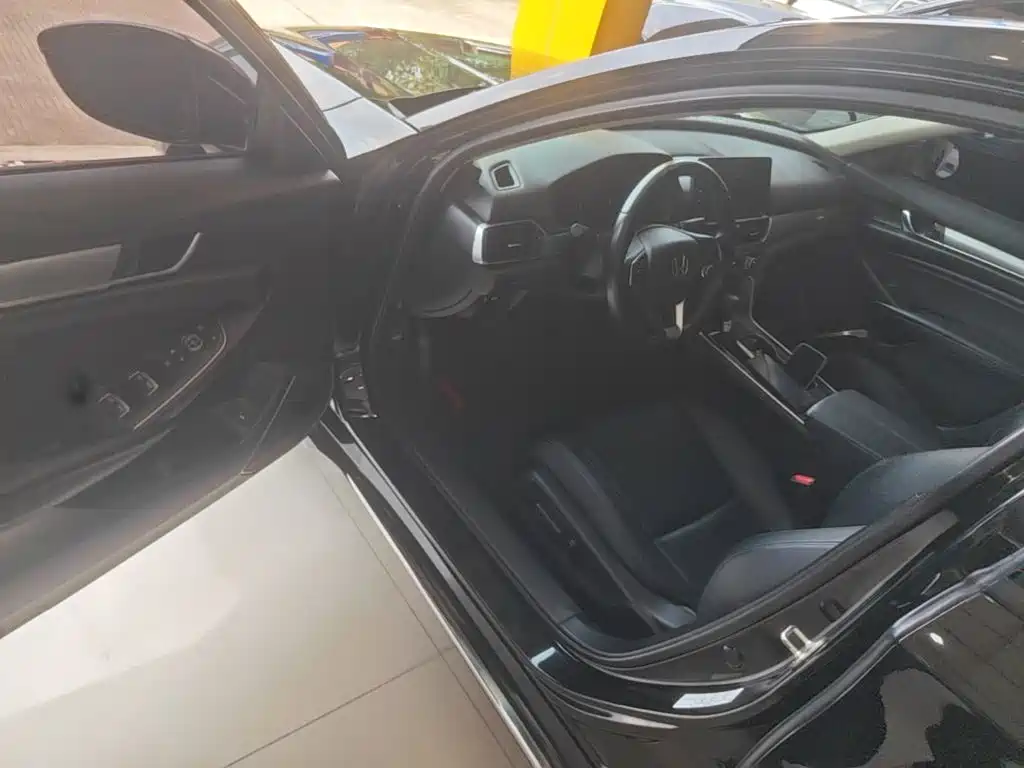 Honda Accord — миниатюра 16
