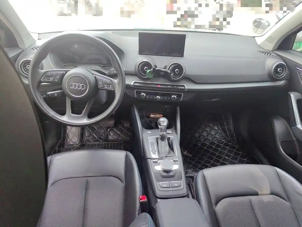 Audi Q2L e-tron — миниатюра 13